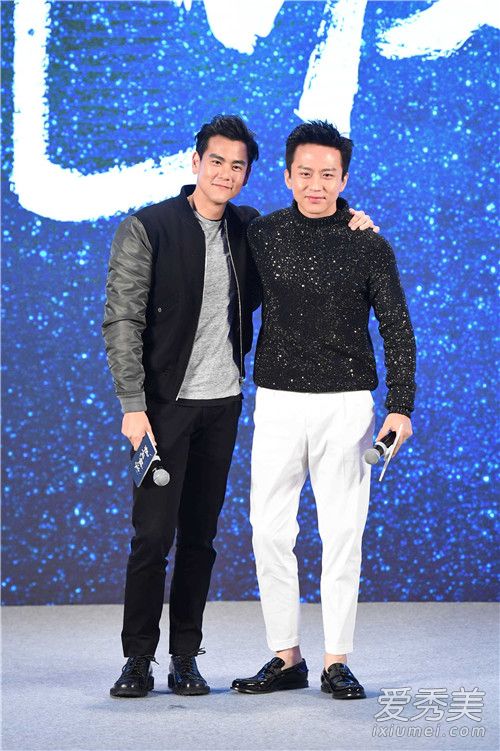惊呆了!邓超彭于晏看球 这到底是什么梗？