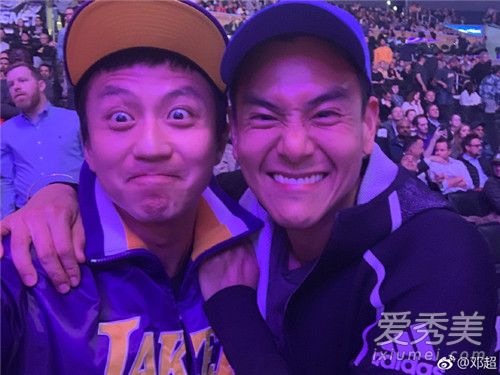 惊呆了!邓超彭于晏看球 这到底是什么梗？