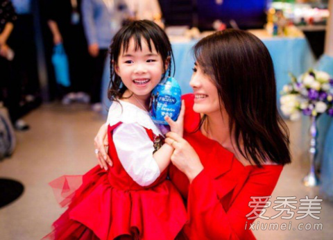 黄奕谈女儿被中伤 这到底是个什么梗？
