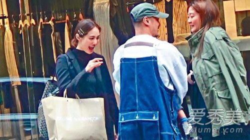 什么情况?余文乐带妻儿逛街 这到底是个什么梗?