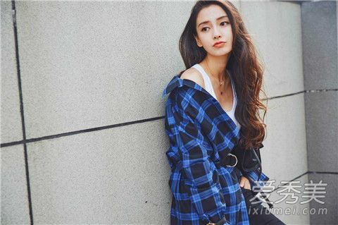 Angelababy抽烟被拍 这到底是什么梗？
