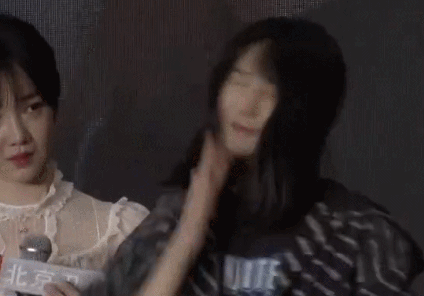 惊呆了!郑爽狂扇自己巴掌 这到底是什么梗