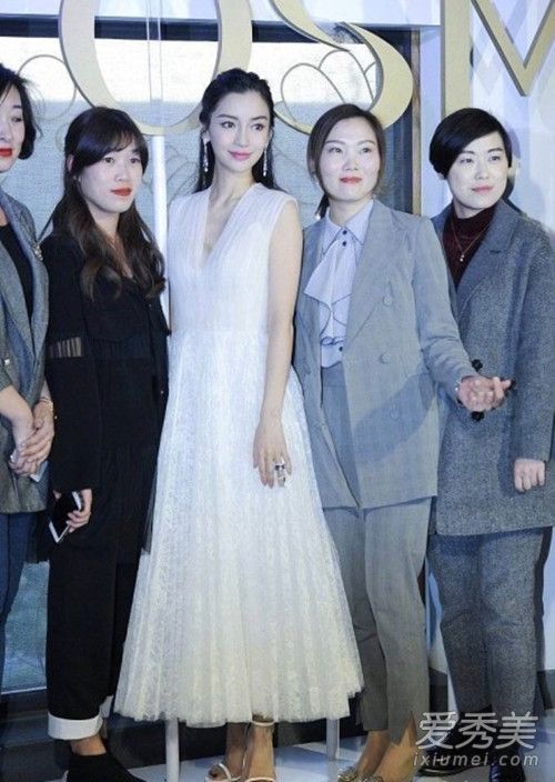 Baby戴固定钢板 背后原因令人心酸又无奈!