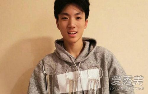 张艺谋儿子获奖怎么回事 张艺谋儿子获奖什么情况