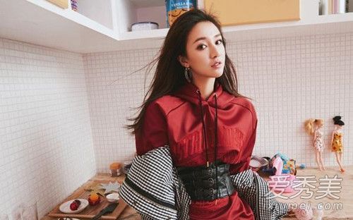 演员景瓷是哪里人 北电最美校花景瓷个人资料泳装照曝光