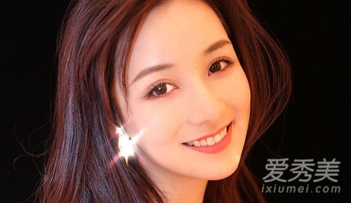 演员景瓷是哪里人 北电最美校花景瓷个人资料泳装照曝光