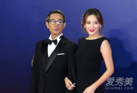 陈小春废纸做西装具体是什么情况 这到底是个什么梗？