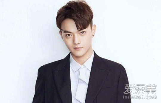 粉丝摔碎许凯手机什么原因 许凯手机被粉丝摔碎原因