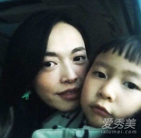 姚晨儿子打郭京飞是怎么回事 这到底是个什么梗？