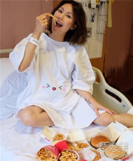 何嘉莉三胎产女 产后却不顾身体狂吃垃圾食品！