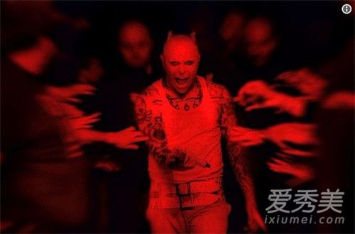 超凡乐队主唱逝世怎么回事 死因疑为自杀年仅49岁