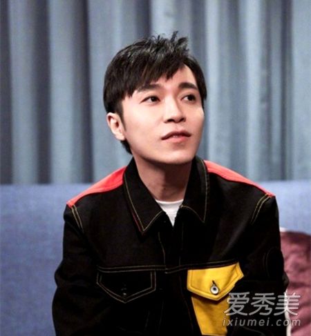 吴青峰比李荣浩狠怎么回事 网友：别想从他身上拔一根毛