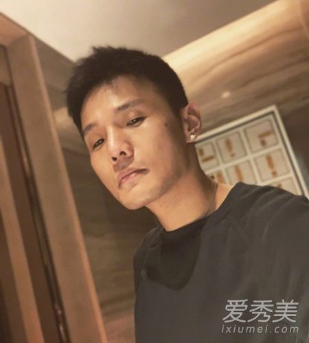 吴青峰比李荣浩狠怎么回事 网友：别想从他身上拔一根毛