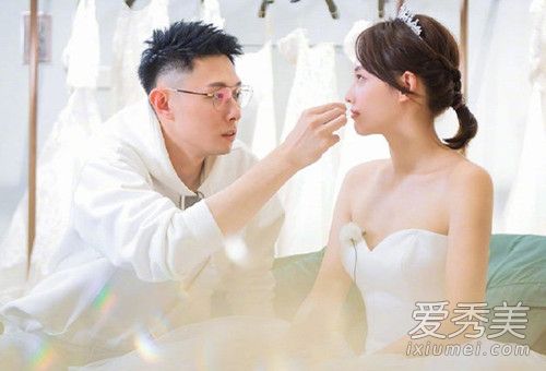 张嘉倪买超为什么没办婚礼 张嘉倪买超结婚证照片