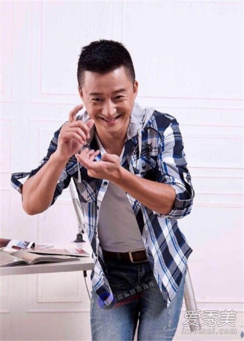 吴京硬照黑洞怎么回事 吴京硬照什么样子照片