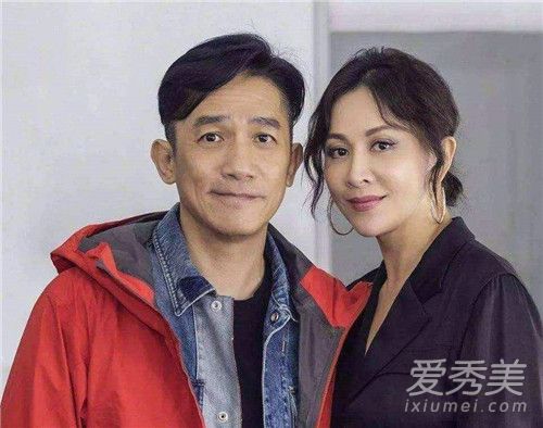 梁朝伟罕见秀恩爱怎么回事 梁朝伟秀恩爱照片