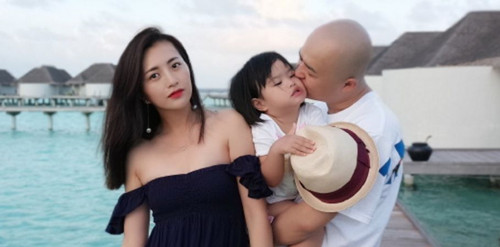 包文婧和包贝尔怎么认识的 包文婧和包贝尔相差几岁