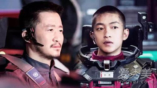 屈楚萧是哪个公司的艺人 喜天为什么捧屈楚萧