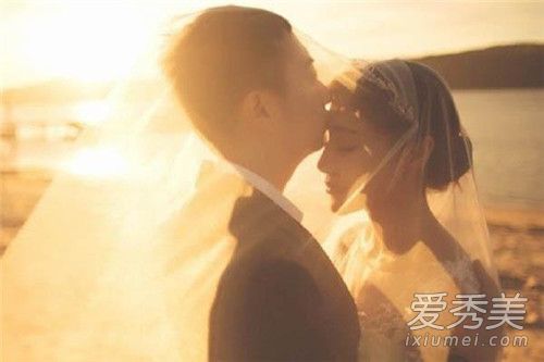 邓家佳宣布离婚 结局遗憾感谢15年的陪伴