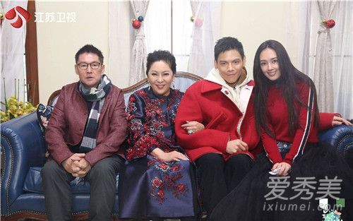 向佐郭碧婷牵手 向佐承认与郭碧婷恋情