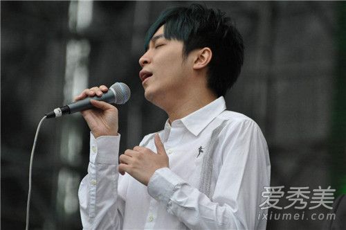 吴青峰拒绝签名是怎么回事 吴青峰为什么拒绝给粉丝签名