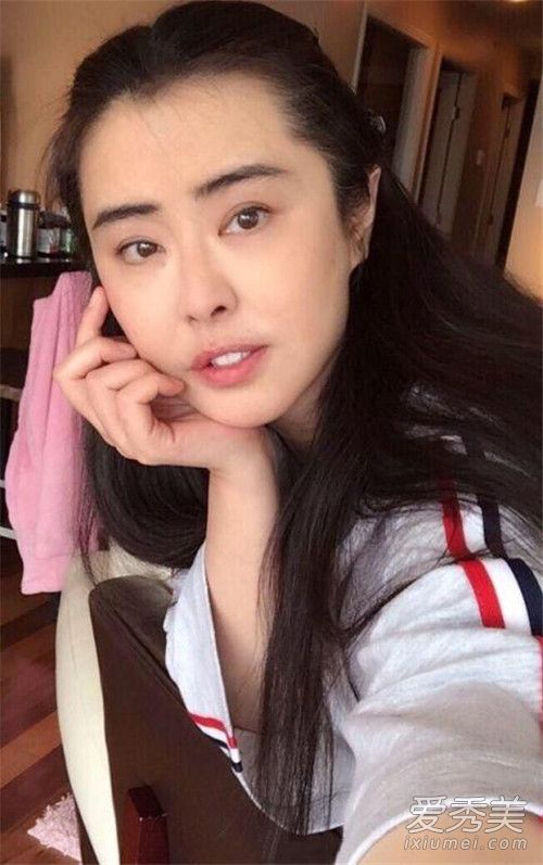 王祖贤正面照曝光 网友：完全看不出已经51岁了