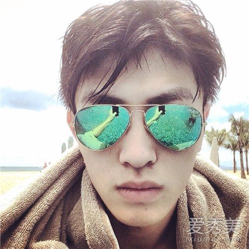 金大川春夏热恋 吃饭亲吻用情侣手机壳