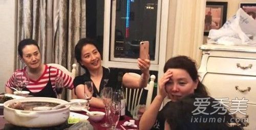释小龙王宝强颁奖 刘诗诗被妈妈调侃长相不行 网曝徐峥夜会美女