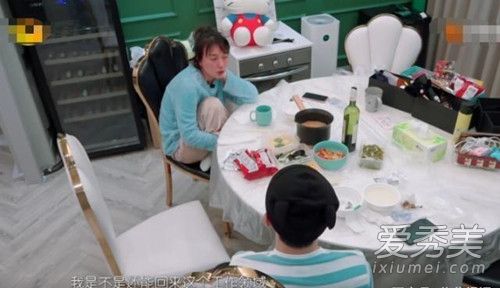 吴昕单身的原因 吴昕35岁了还不婚是在等潘玮柏吗?