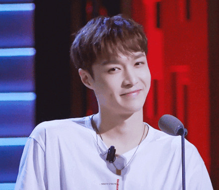 李诞吐槽张艺兴引围观 网友直呼李诞吐槽的也太狠了吧