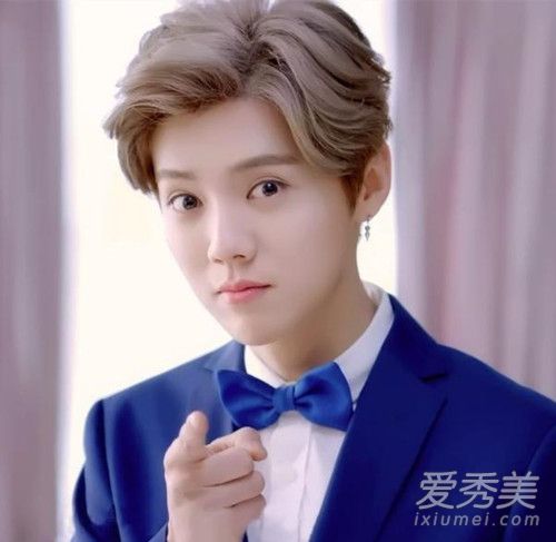 鹿晗关晓彤领证结婚是真的吗 网友:关晓彤到结婚年龄吗?