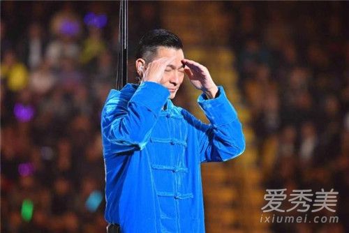 刘德华中止演唱会 只唱三首就喊停背后原因令人心酸