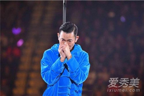 刘德华中止演唱会 只唱三首就喊停背后原因令人心酸