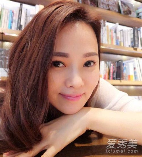 49岁伊能静发文谈年龄:不惧变老,选择优雅老去