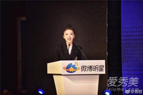 景甜回应擤鼻涕怎么回事 在公开场合演讲擤鼻涕此举非常尴尬
