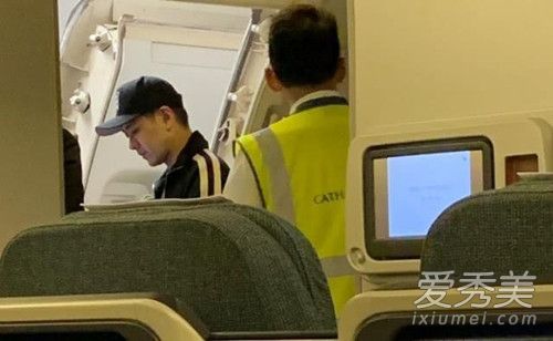 林志颖遭乘客投诉原因:拿行李致航班延误 是明星就可以为所欲为吗?