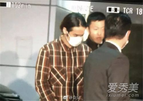 蒋劲夫律师回应家暴 打断牙齿房间很多血都不属实