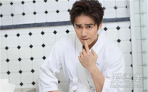 蒋劲夫日本被捕 胡歌林更新娜扎等明星纷纷发文谈论
