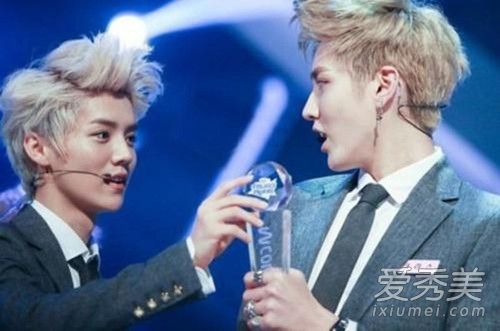 鹿晗为什么打吴亦凡 吴亦凡下跪事件始末