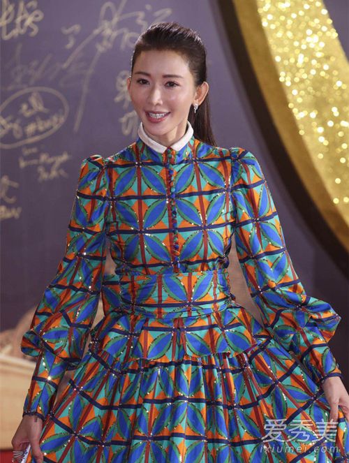 林志玲百花奖礼服怎么回事 林志玲百花奖礼服是什么样子