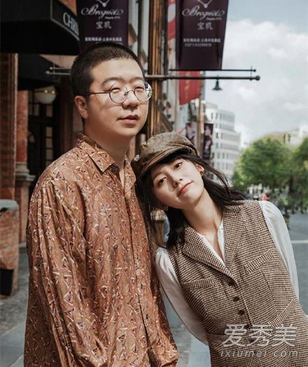 李诞与女友晒照怎么回事 李诞与女友晒照原因是什么