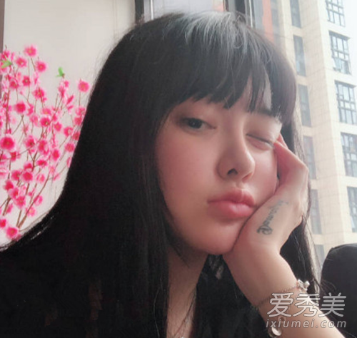 抖音黑暗萝莉Kinashen整容了吗 黑暗萝莉Kinashen整容前后对比照片
