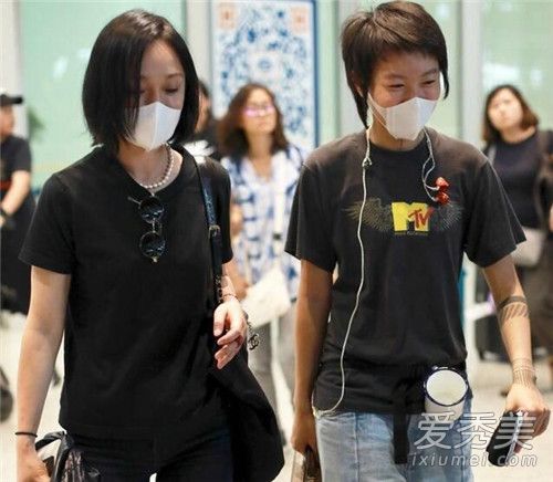 赵薇窦靖童晒合影怎么回事 赵薇窦靖童晒合影是什么样子