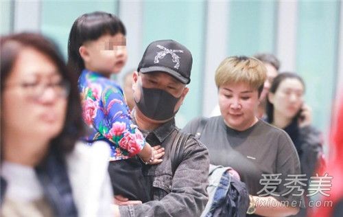 郭德纲小儿子现身怎么回事 郭德纲小儿子长什么样子
