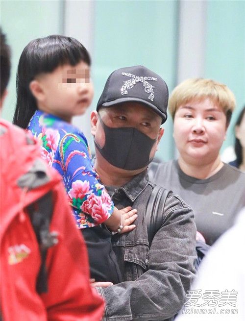 郭德纲小儿子现身怎么回事 郭德纲小儿子长什么样子