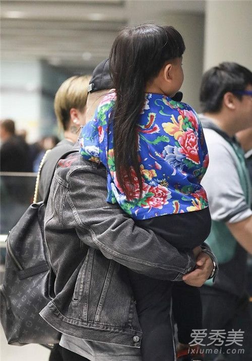 郭德纲小儿子现身是怎么回事 郭德纲小儿子现身照片