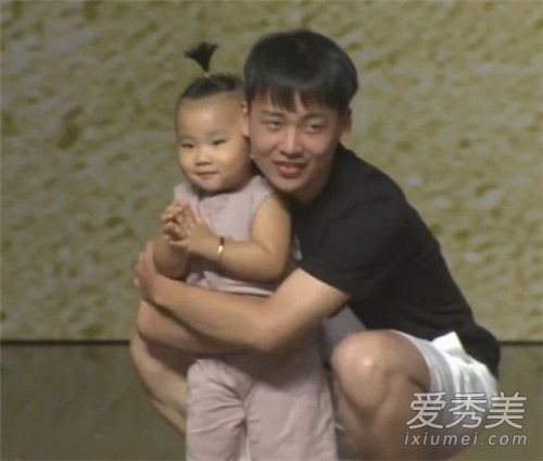 郭德纲小儿子现身是怎么回事 郭德纲小儿子现身照片