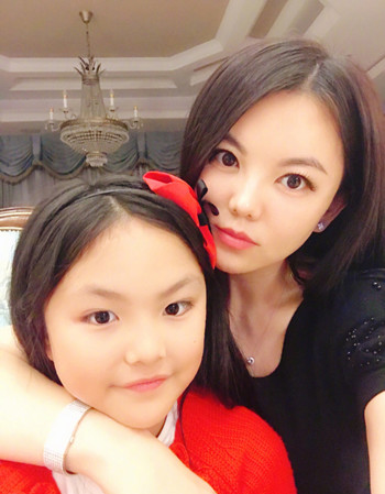 李湘为女儿庆生是怎么回事 李湘女儿王诗龄多大了