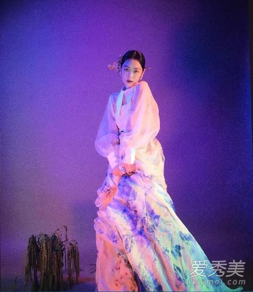 雪莉穿改良韩服是怎么回事 雪莉穿改良韩服遭批事件始末