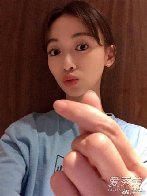 吴谨言开眼角了吗 吴谨言整容前后照片对比